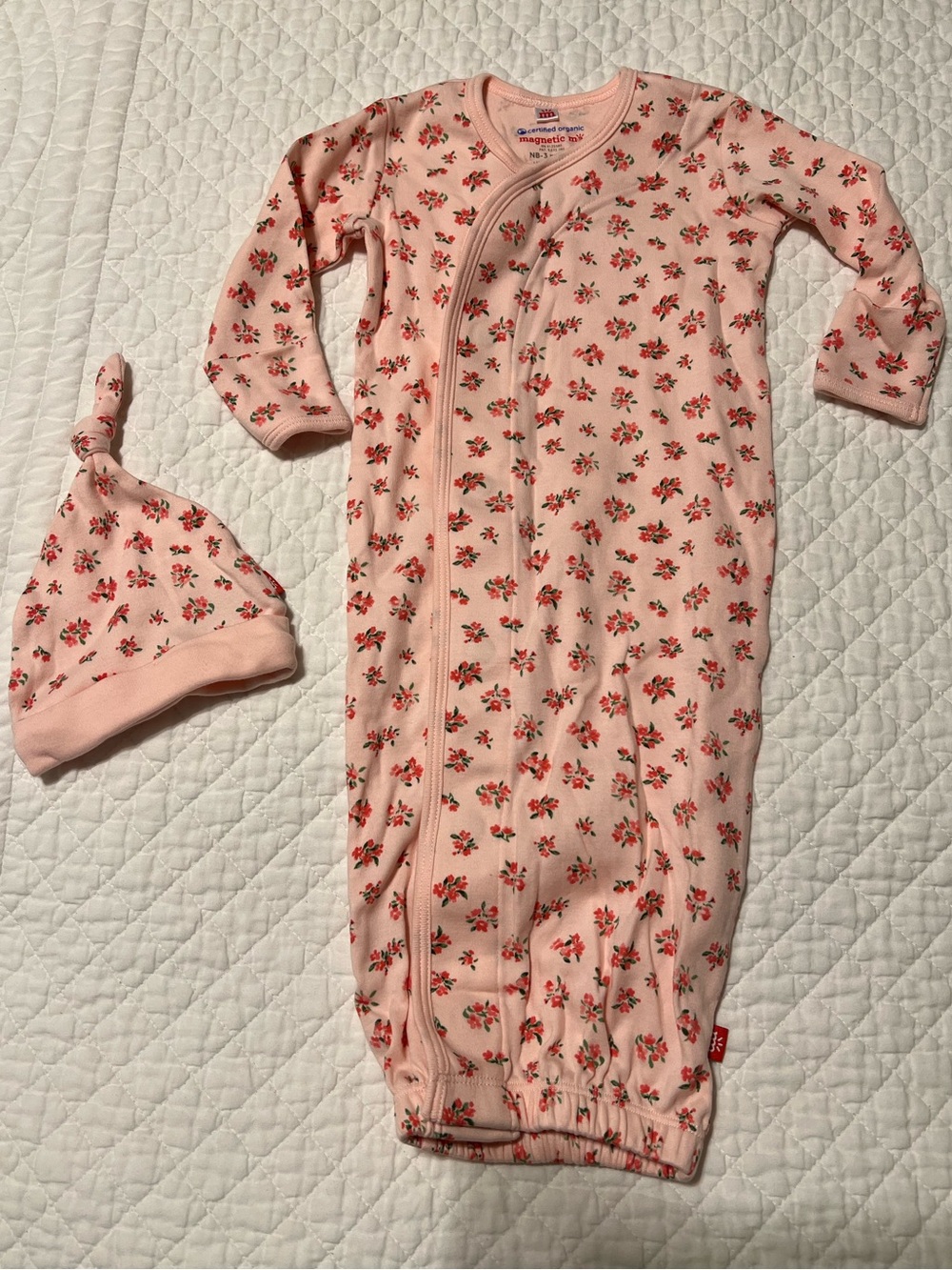 NWOT Magnetic Me Organic Cotton Newborn Sleeper Gown & Hat Set -Pink Floral